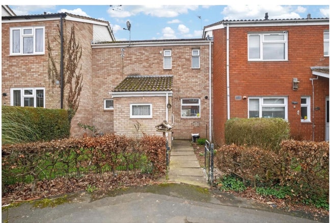 1 small double bedroom for rent Main Photo