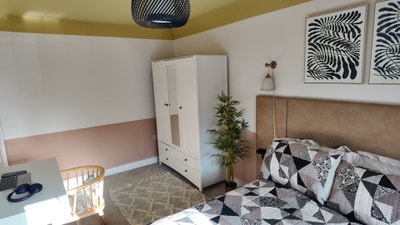 Double Room available to rent Main Photo