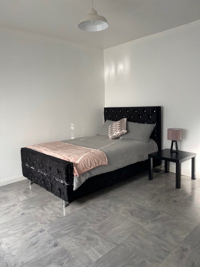Rooms to let in a luxury house! Main Photo