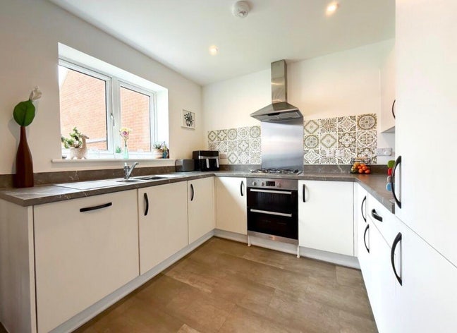 Room to rent in Langford Main Photo