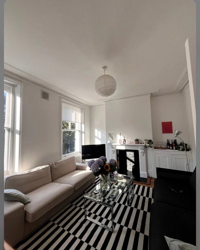 Room in sunny Islington flat Main Photo
