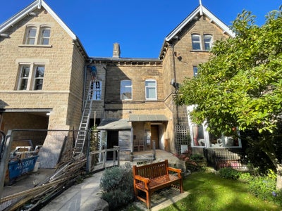 En-suite well appointed rooms in 5-bed flat Main Photo