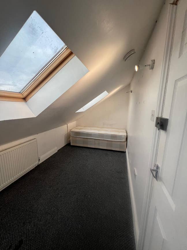 Single Room - South Norwood Main Photo