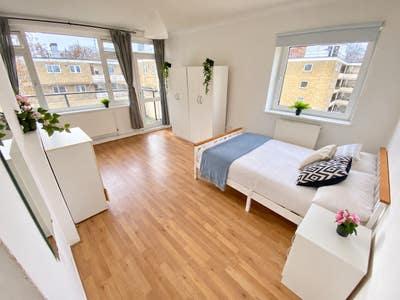 Bright Master Room with Balcony - Highbury Main Photo