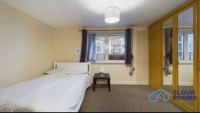 Massive Double Room in Canary Wharf Main Photo