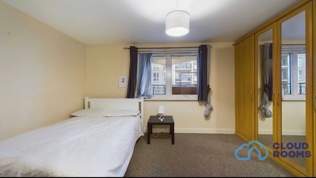 Massive Double Room in Canary Wharf Main Photo