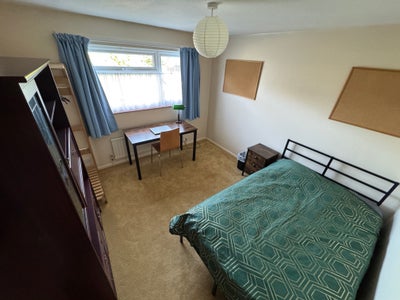 Dble room suit student Close to Stockbridge Halls  Main Photo