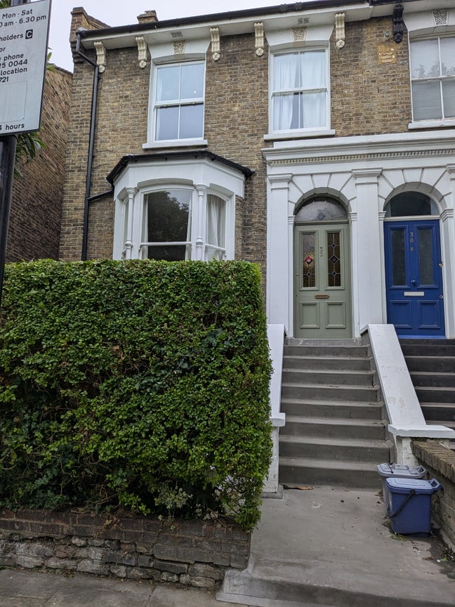 Relaxed Mon-Fri Dbl Room in Dalston (30+) Main Photo