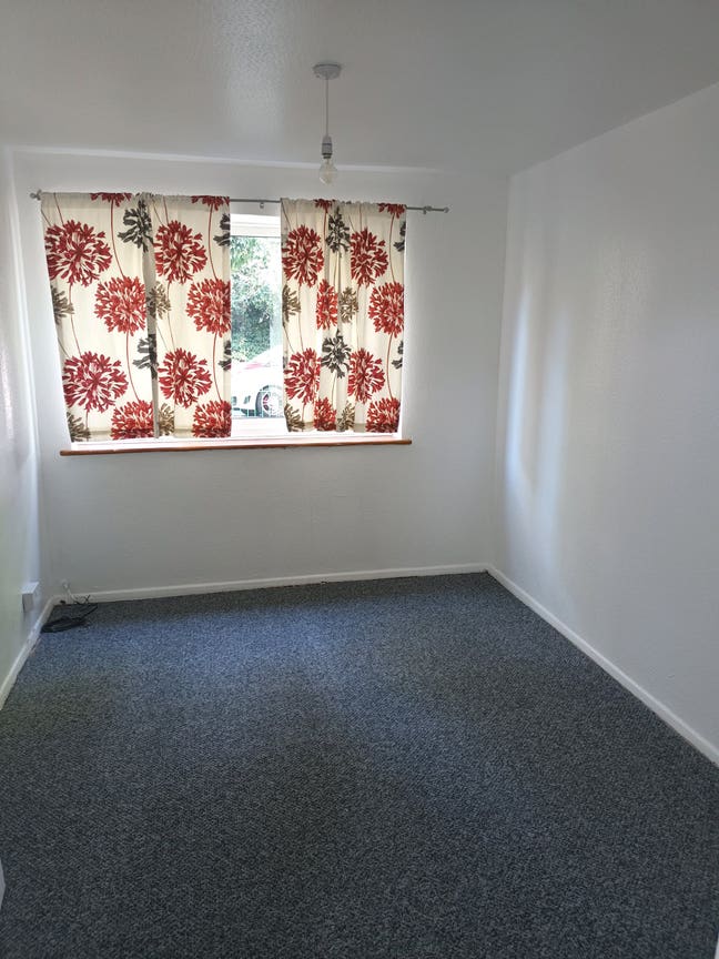 2 bedroom ground floor flat for rent Main Photo