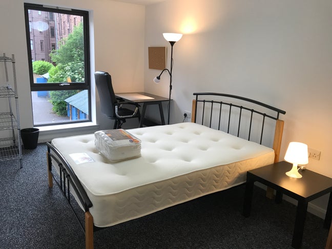 Glasgow Westend - Double Room Main Photo