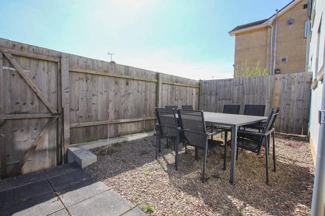 1 room in 4 bed house, Twerton, students Main Photo
