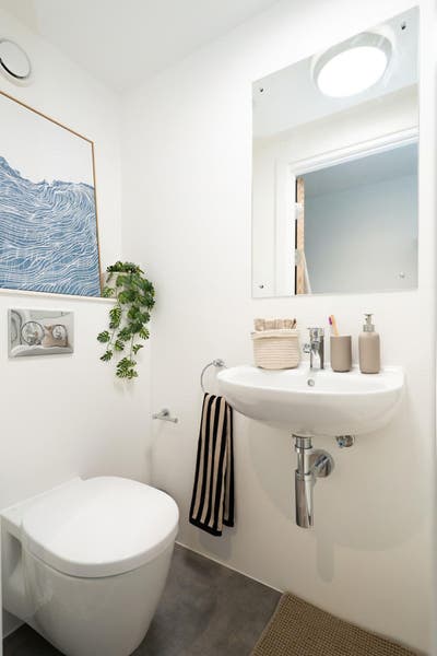 Classic Ensuite for rent at best price Main Photo