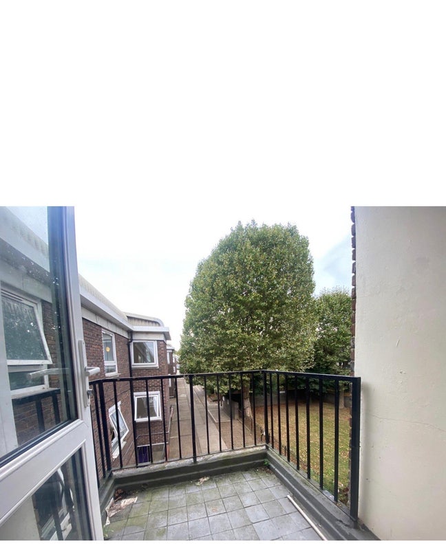 Large double room close to canary wharf Main Photo