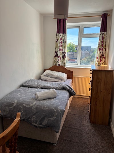 Single Room available to let in shared house Main Photo