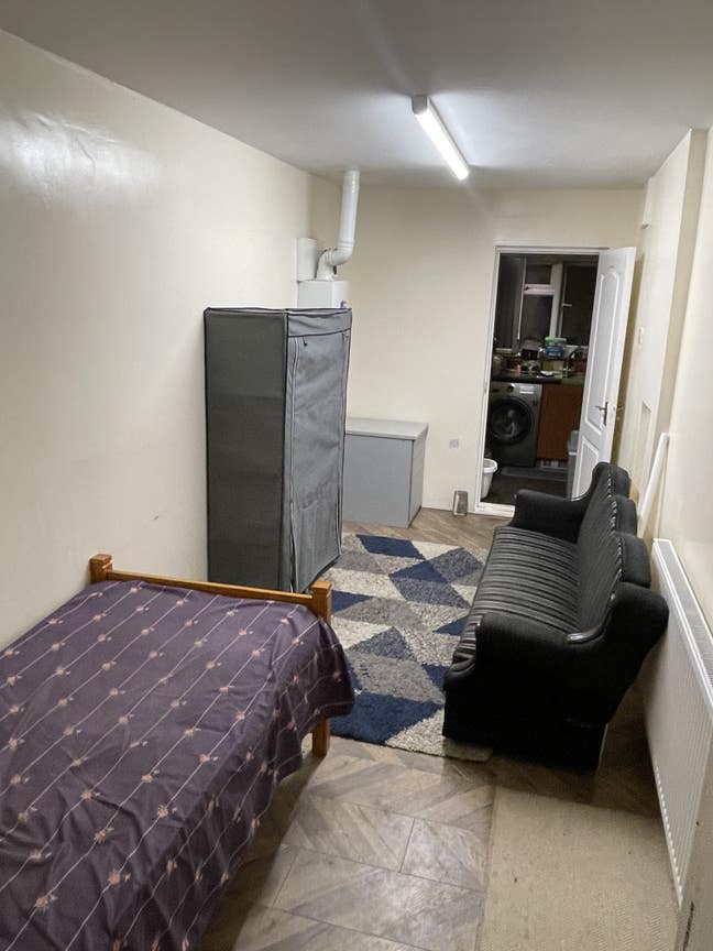 Big furnished room available for rent  Main Photo