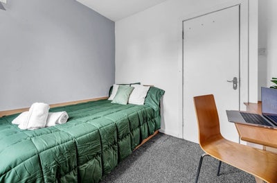 Great room available for cheap, bills included  Main Photo