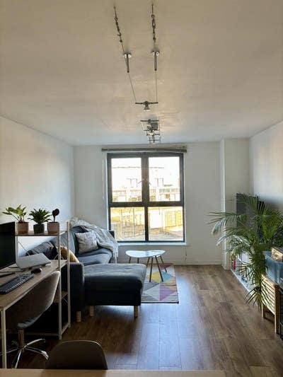Big Double + Bathroom, London Fields. Couples OK Main Photo