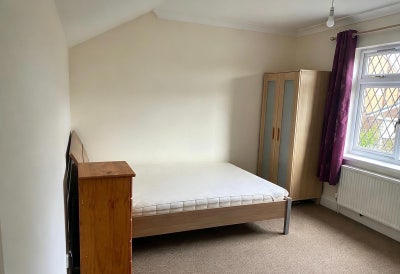 Double Room to let Main Photo