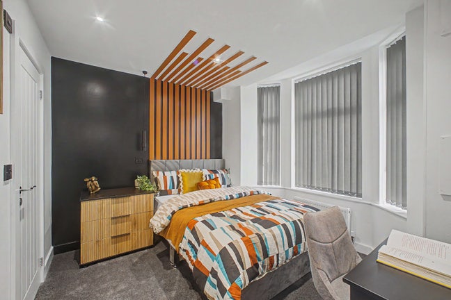En-suite Double Room in SK5| Great Transport Links Main Photo