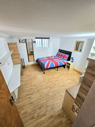Nice single room at limehouse Main Photo
