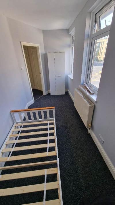 *Two Single Rooms* Main Photo