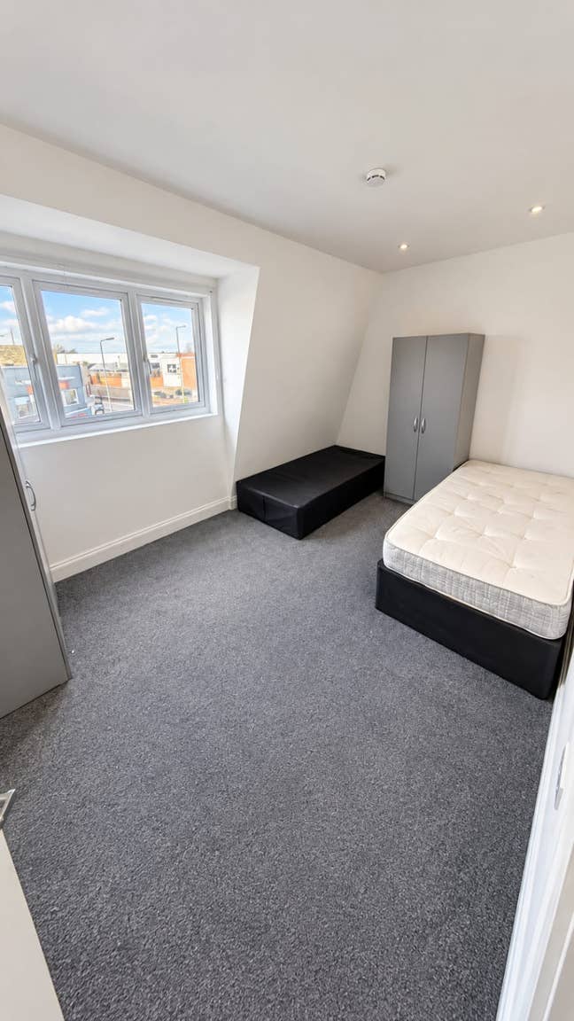Spacious Double Room 🏠 Main Photo
