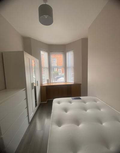 Lisburn road bedroom available  Main Photo