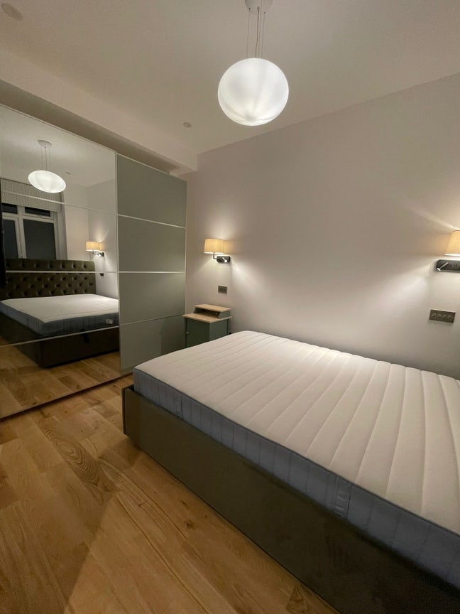 Luxury Double Bedroom - Bromley South Main Photo
