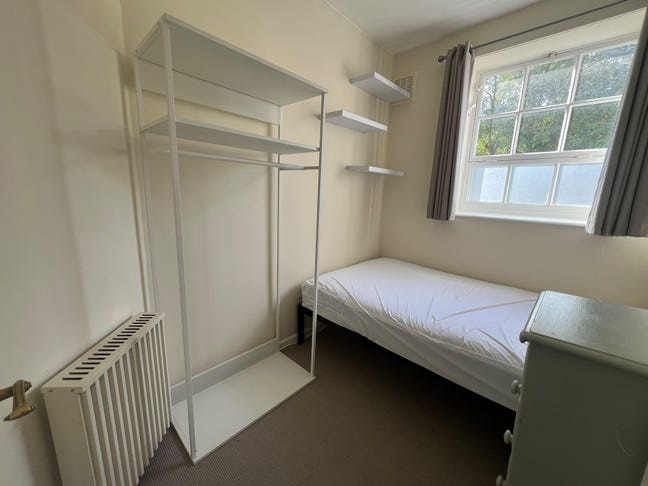 Room available in Battersea Main Photo