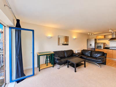 New LARGE 1 Bed Luxury Apartment Main Photo