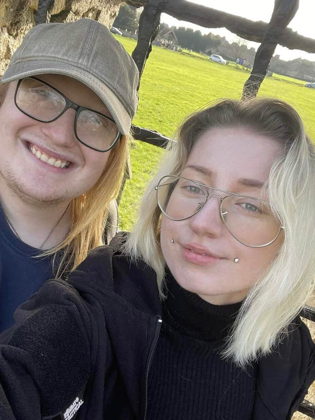 Two friends looking to buddy up in Portsmouth Main Photo