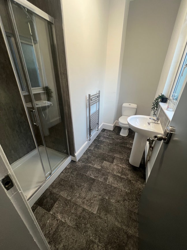 🏡 Brand New Ensuite Rooms – Birkenhead ✨ Main Photo