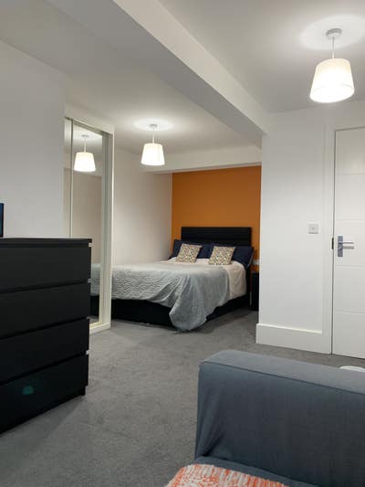 Large Double Ensuite Near L&D Hosp Main Photo