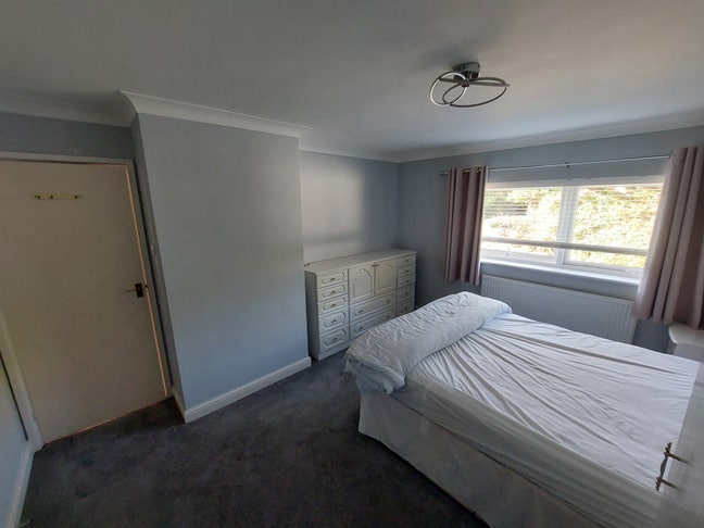 Large furnished double bedroom with ensuite  Main Photo