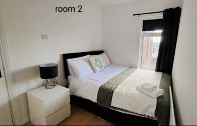 2 rooms available on Olympia drive Main Photo