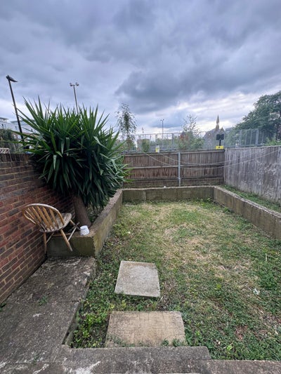 ✅🔐Specious double room with private garden 🔥 Main Photo