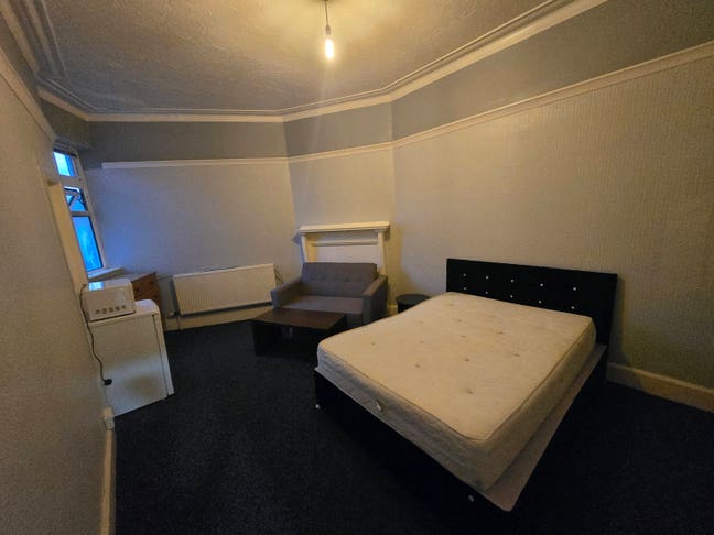Room in a shared House - DN2 Main Photo