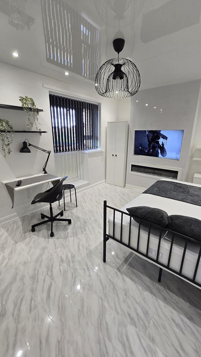 2 Luxurious Room in 2 Bed Apartment- E1 - Aldgate Main Photo