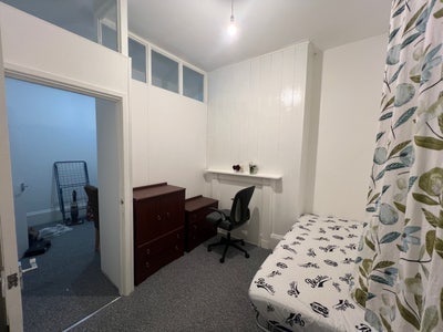 Fully Furnished Room Available to rent in Hastings Main Photo