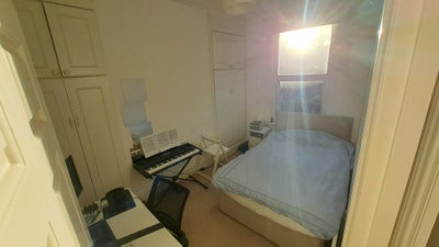 Double Room in 2-Bed Flat - 5 mins walk to Tube Main Photo
