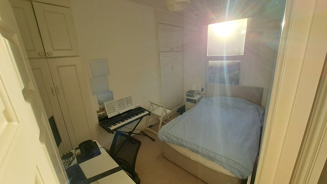 Double Room in 2-Bed Flat - 5 mins walk to Tube Main Photo