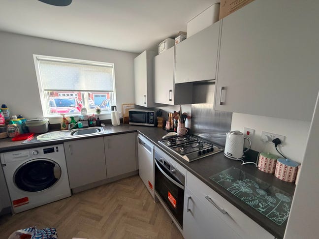 Large ensuite room to rent Stonehouse Main Photo