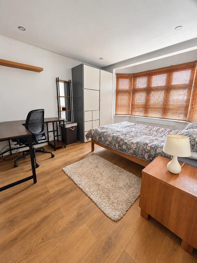 Spacious Double Rooms – Short-Term Welcome Main Photo
