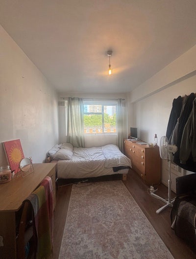 Large Room in E1 Stepney Green  Main Photo