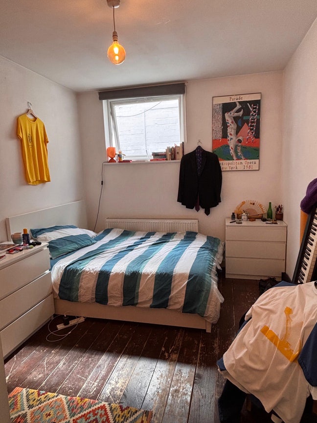 Double En-suite Room in North London warehouse Main Photo