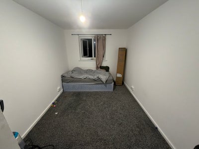 Looking for flare mate have 1 spare room  Main Photo