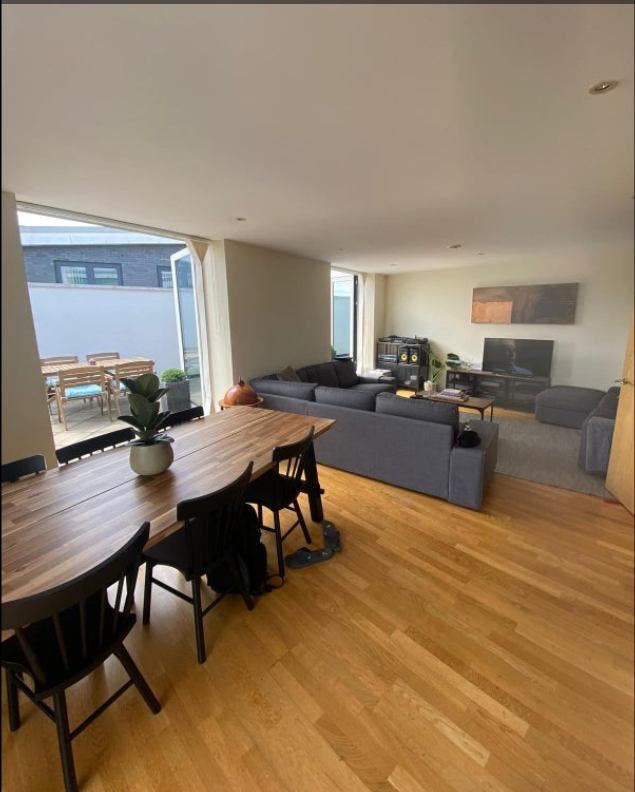 Modern Double Room with Roof Terrace Highbury Main Photo