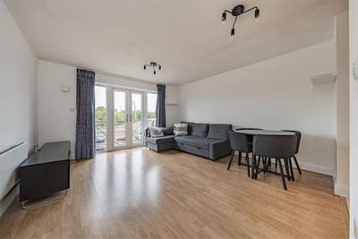 Spacious 1-Bed Apartment | Balcony | Parking Main Photo