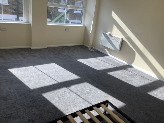 Very large double bed room  [1st flloor flat.] Main Photo