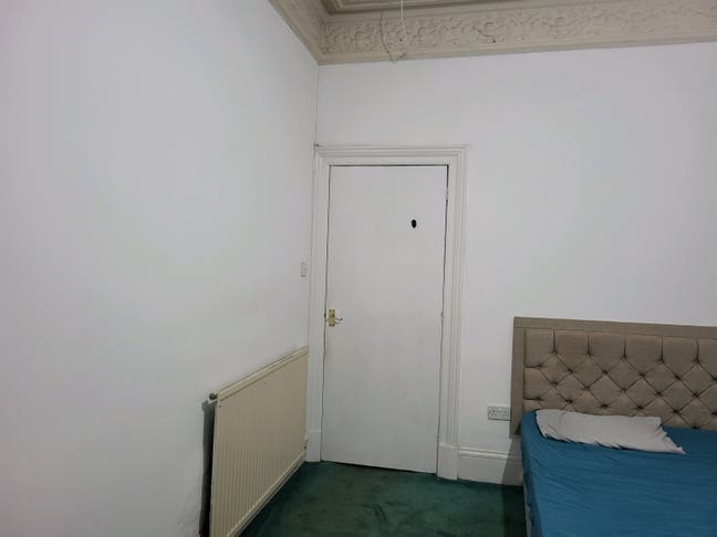 Double room available in Dennistoun area Main Photo